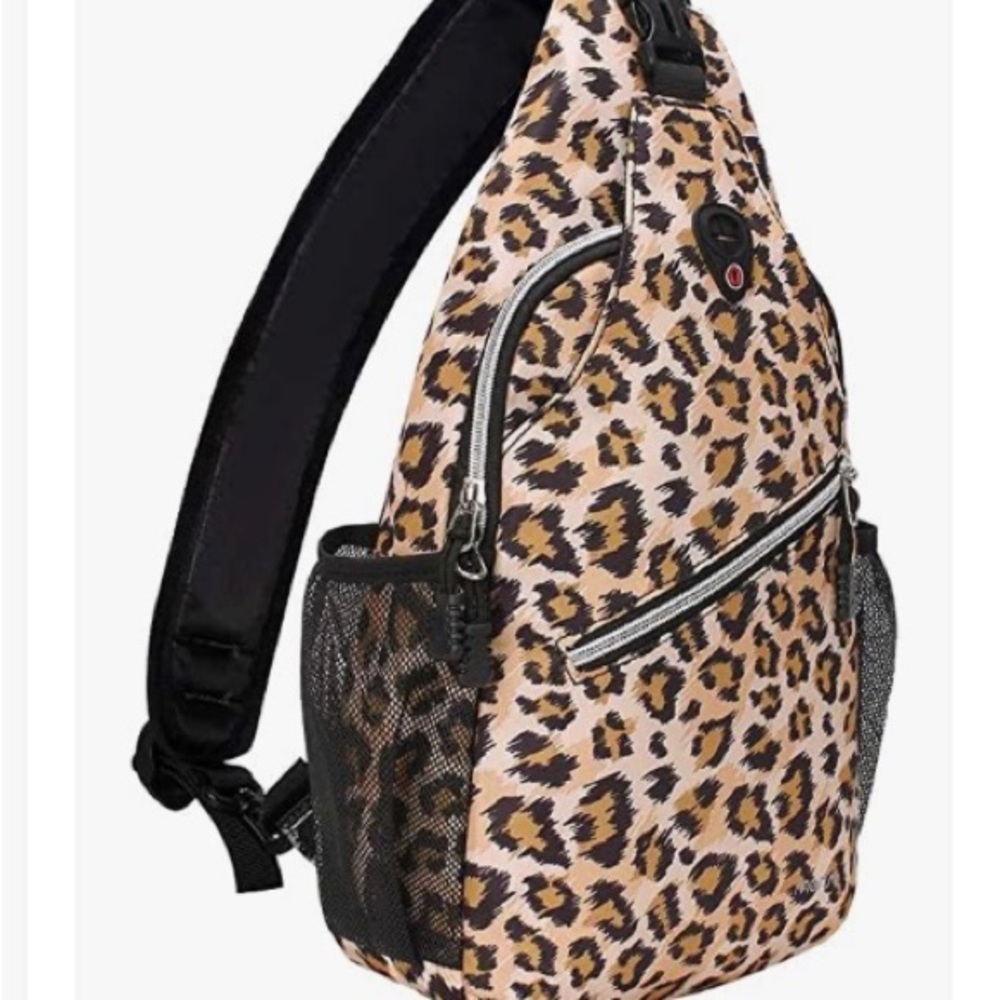 Misiso Sling Leopard backpack